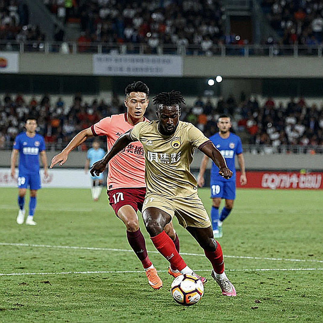 Công An Nhân Dân ký Gonzalo Fornari cao 2m01: canh bạc ngoại binh trước hạn chốt 15-10