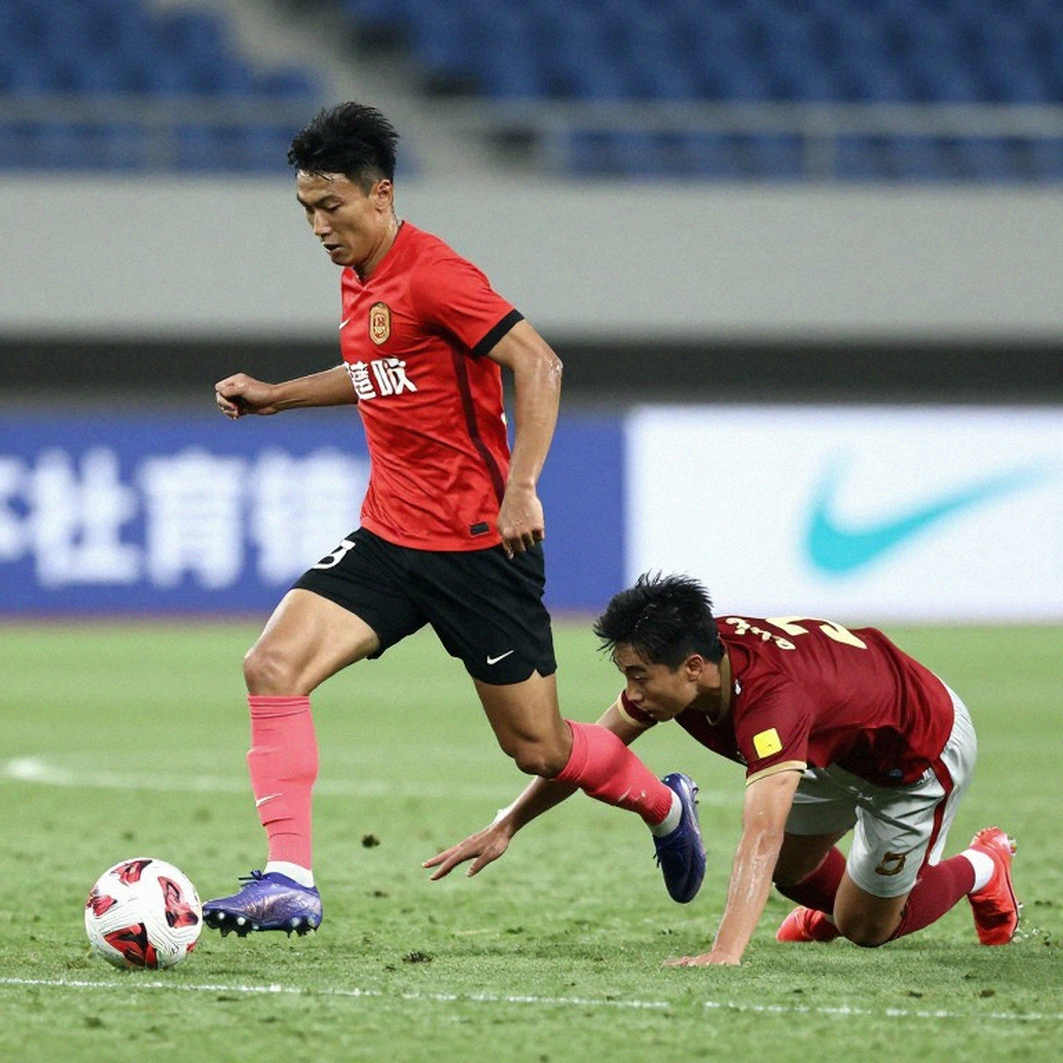 U20 Việt Nam: Khi chiếc khăn rằn bị thắt ngược, và bài toán 1m95 bị bỏ quên
