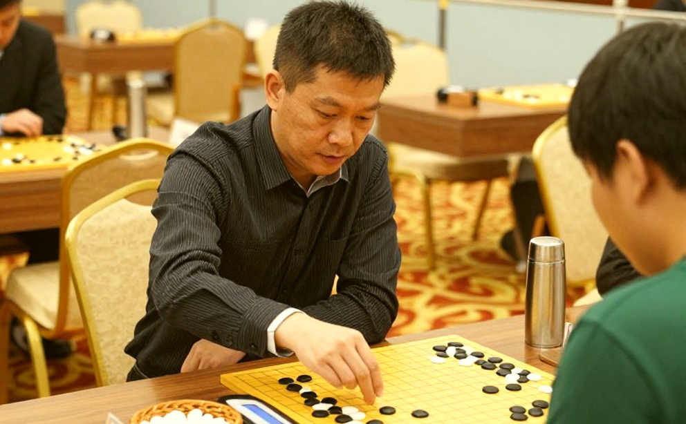 Carlsen phân tích: Sindarov là ứng cử viên nặng ký, Gukesh có trần cao hơn
