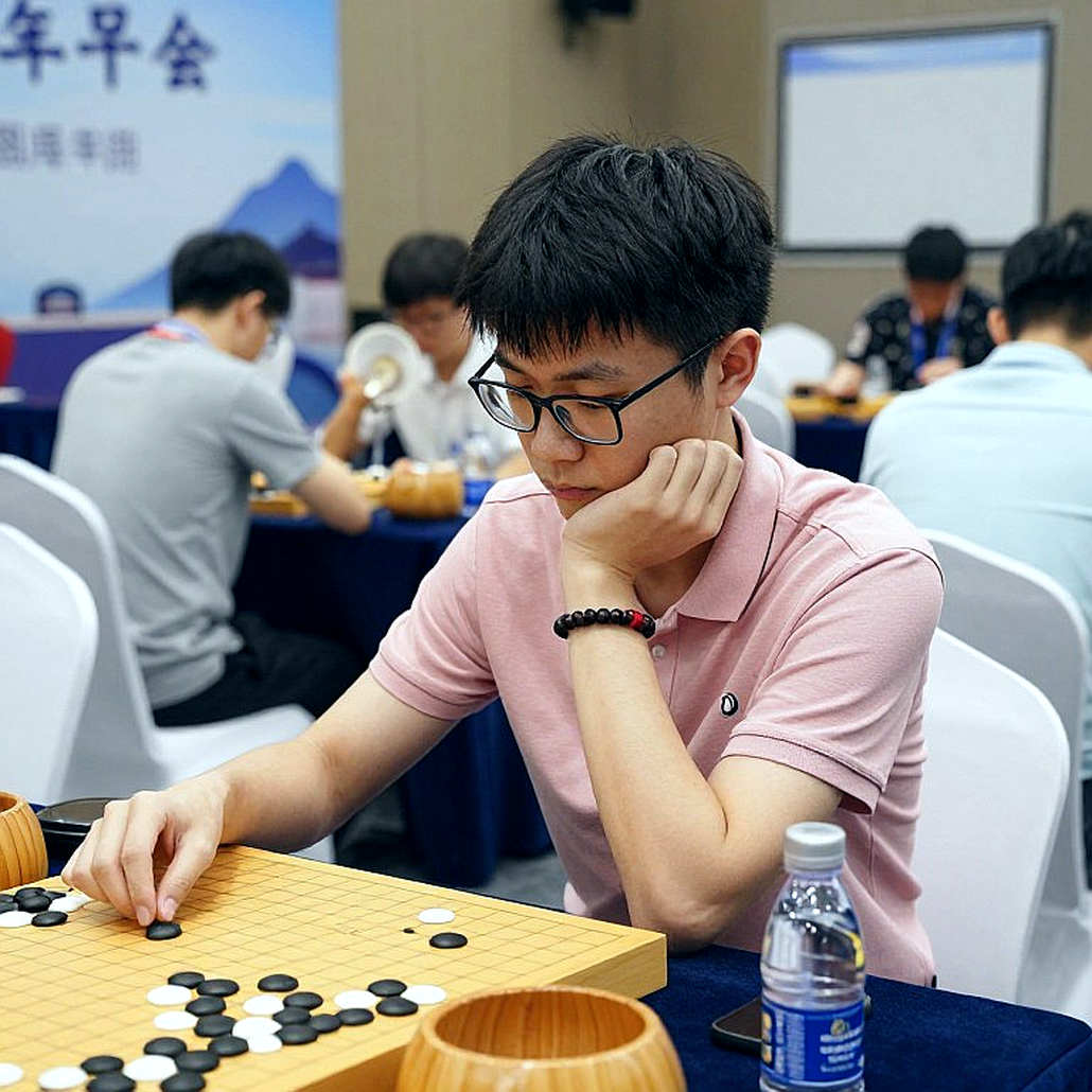 Samarkand R4: Eight-way tie at the top and the story of chess media Samarkand R4: Eight-way tie at the top and the story of chess media