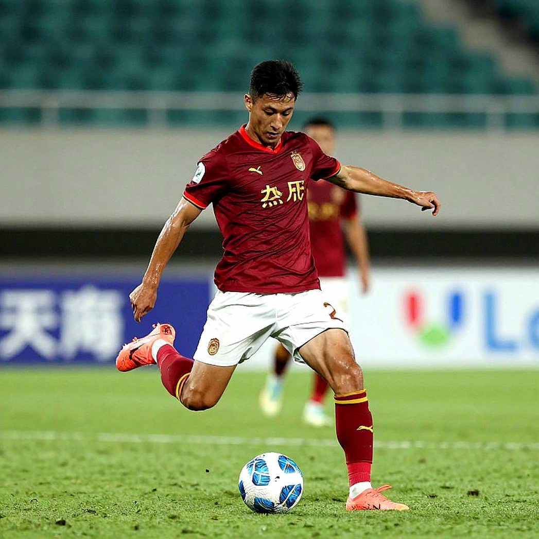 Chuyển nhượng V.League: Tiếng ồn người đại diện và cái giá thật của một bản hợp đồng