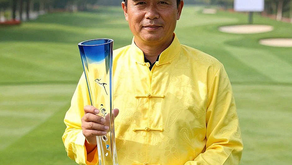 Paul Casey dẫn đầu Omega European Masters với cú ghi điểm cảm xúc: Hiệp sĩ 49 tuổi hứa quyên góp toàn bộ tiền thưởng cho nạn nhân cháy nổ Crans-Montana - Tin golf
