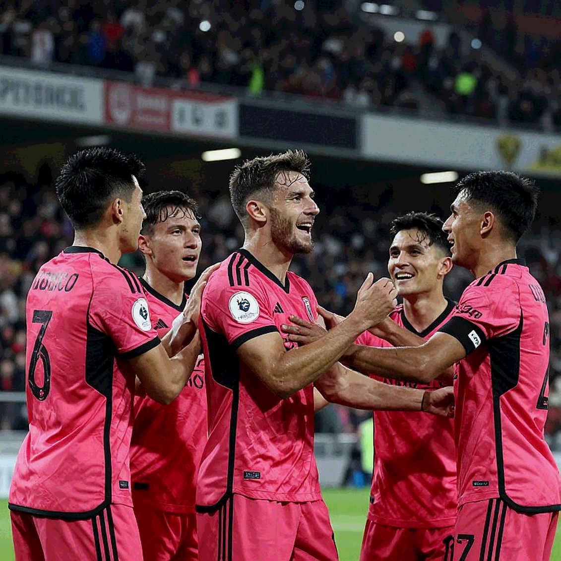 V.League và chuỗi cung ứng học viện: Tiếng ồn chuyển nhượng che khuất tín hiệu thật