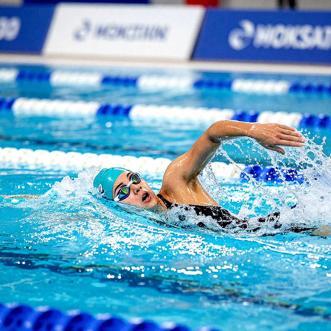 Nine Dimensions of Swimming Analysis: What Happens When the Data Disappears