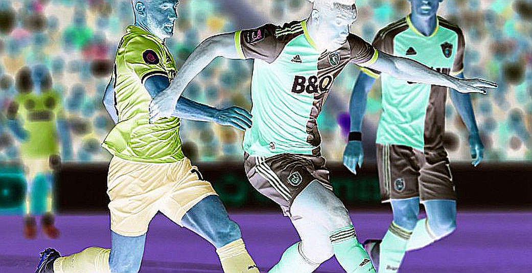 Ba vòng siết quanh V.League: dòng tiền mỏng, hạn mức ngoại binh và vùng xám trọng tài