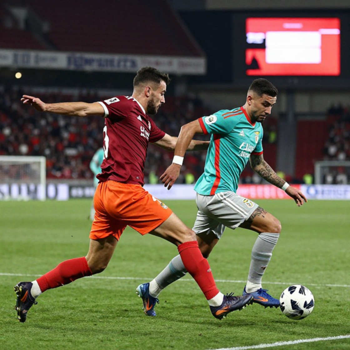 Từ sân cỏ vào phòng xem lại: VAR ở V.League và vùng xám của luật