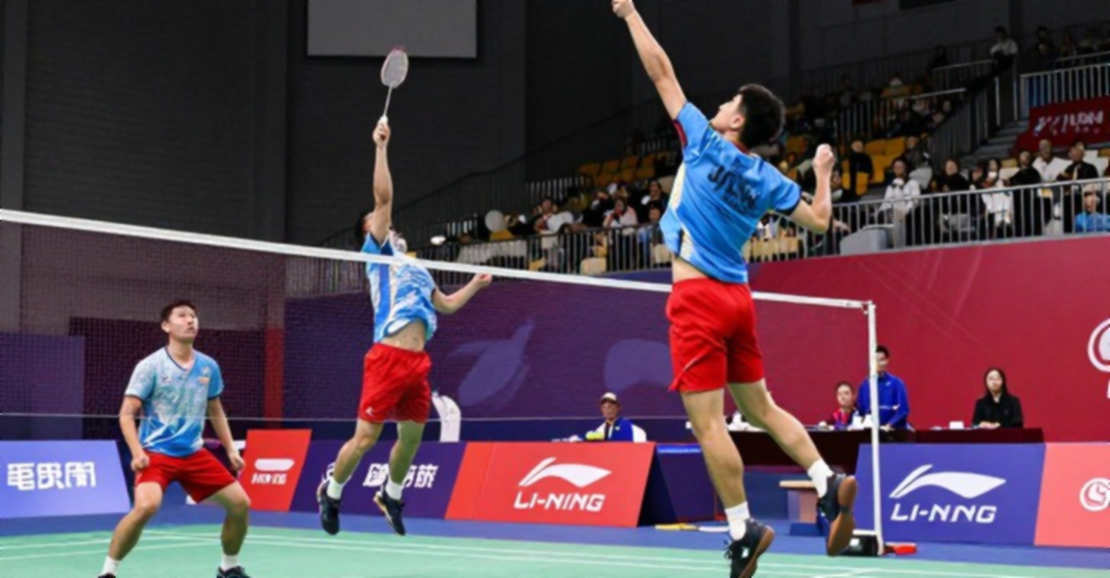 Alwi Farhan tập cùng Kento Momota trước Asian Games 2026: Một buổi sparring, nhiều khoảng trống dữ liệu