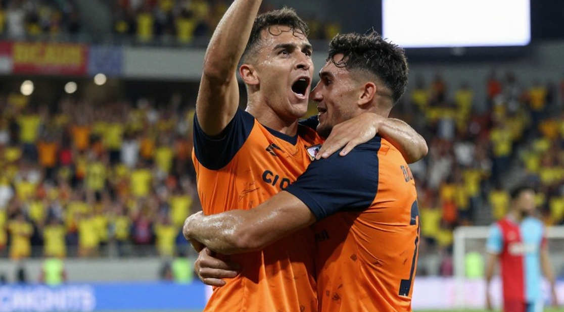 Inside Vietnam's Dressing Room: The Pulse That Never Shows on the Data Sheet Inside Vietnam's Dressing Room: The Pulse That Never Shows on the Data Sheet