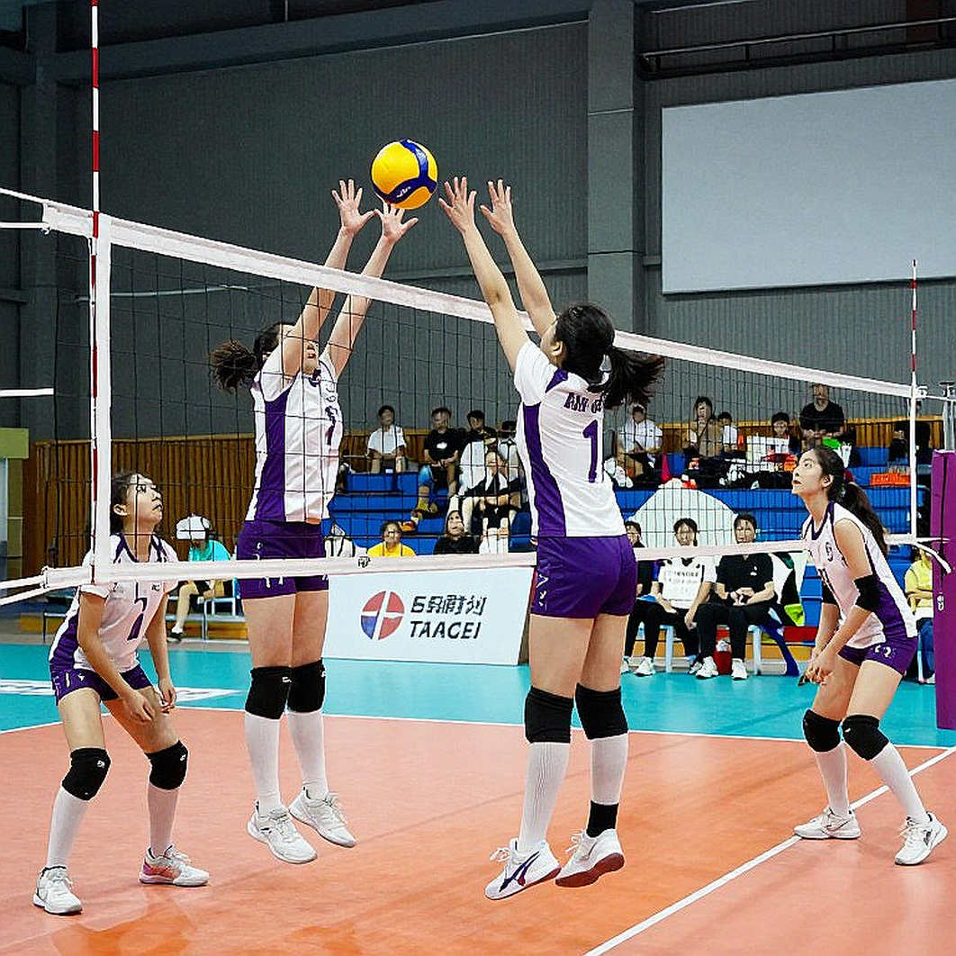 Bóng chuyền nữ Việt Nam: khán đài kín chỗ, bảng thống kê để trắng Bóng chuyền nữ Việt Nam: khán đài kín chỗ, bảng thống kê để trắng