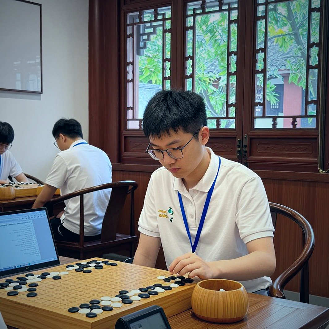 Erigaisi gục trước tay cờ Thái Lan, đội toàn người Trung Quốc bất bại ở Hồng Kông: đọc lại một ngày thi đấu của FIDE