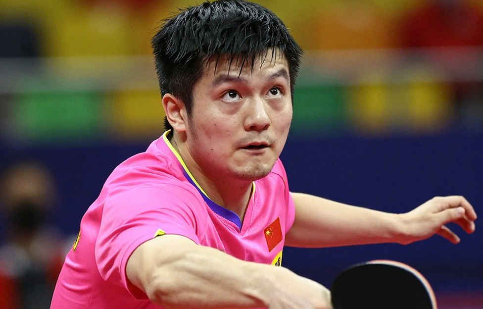 Việt Nam đổi sang 5-3-2 trước Thái Lan: tấm khiên dựng từ năm khoảng trống