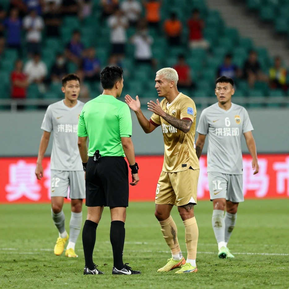 Kỳ chuyển nhượng V.League: bản tin dài bốn trăm chữ và không có nổi một cái tên